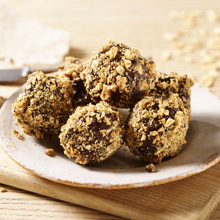 Peanut-Butter-Granola-Truffles