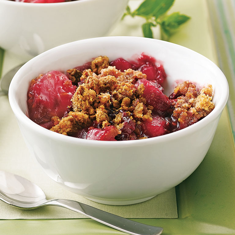 Raspberry-Pear-Granola-Crisp